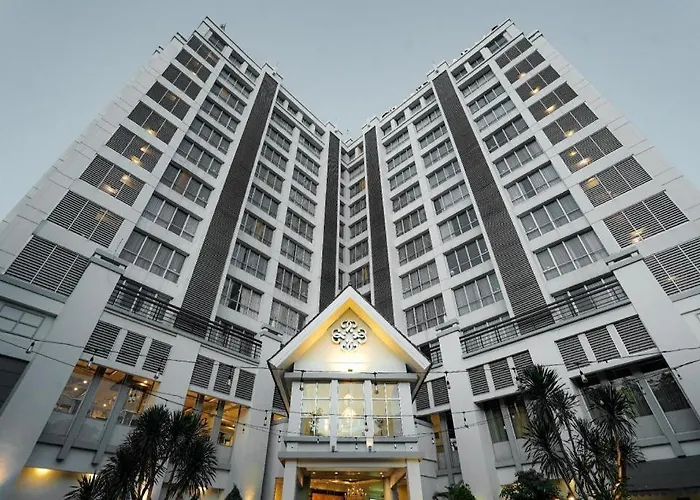 Grand Darmo Suite By Amithya Surabaya